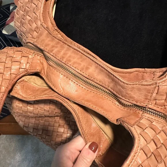 Leather Woven Tan Hobo Bag, NWT - Picture 3 of 6